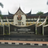 Pemerintahan & Politik